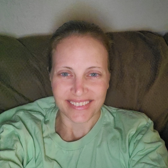 Meet your Posher, Erin - Picture 2 of 2